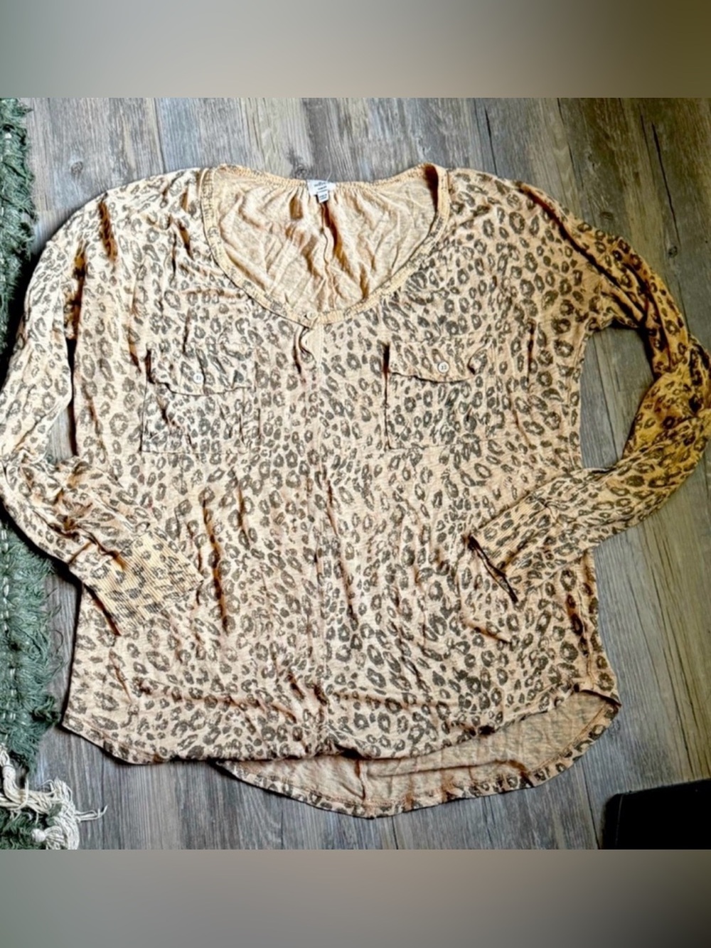 Aritzia Wilfred Long Sleeve Animal Print Top Size XS
